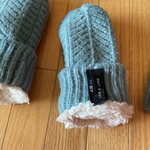 Love & Lore Scarf, Mittens, Toque/Beanie - Blue winter accessories - Picture 8 of 16